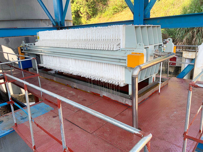 污泥螺旋挤压成型机